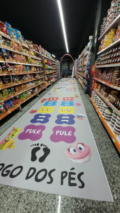 Adesivo de piso interativo para supermercado